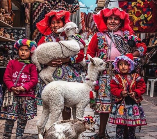 The Pisac Market: A Colorful Weaving of Inca History and Local Culture